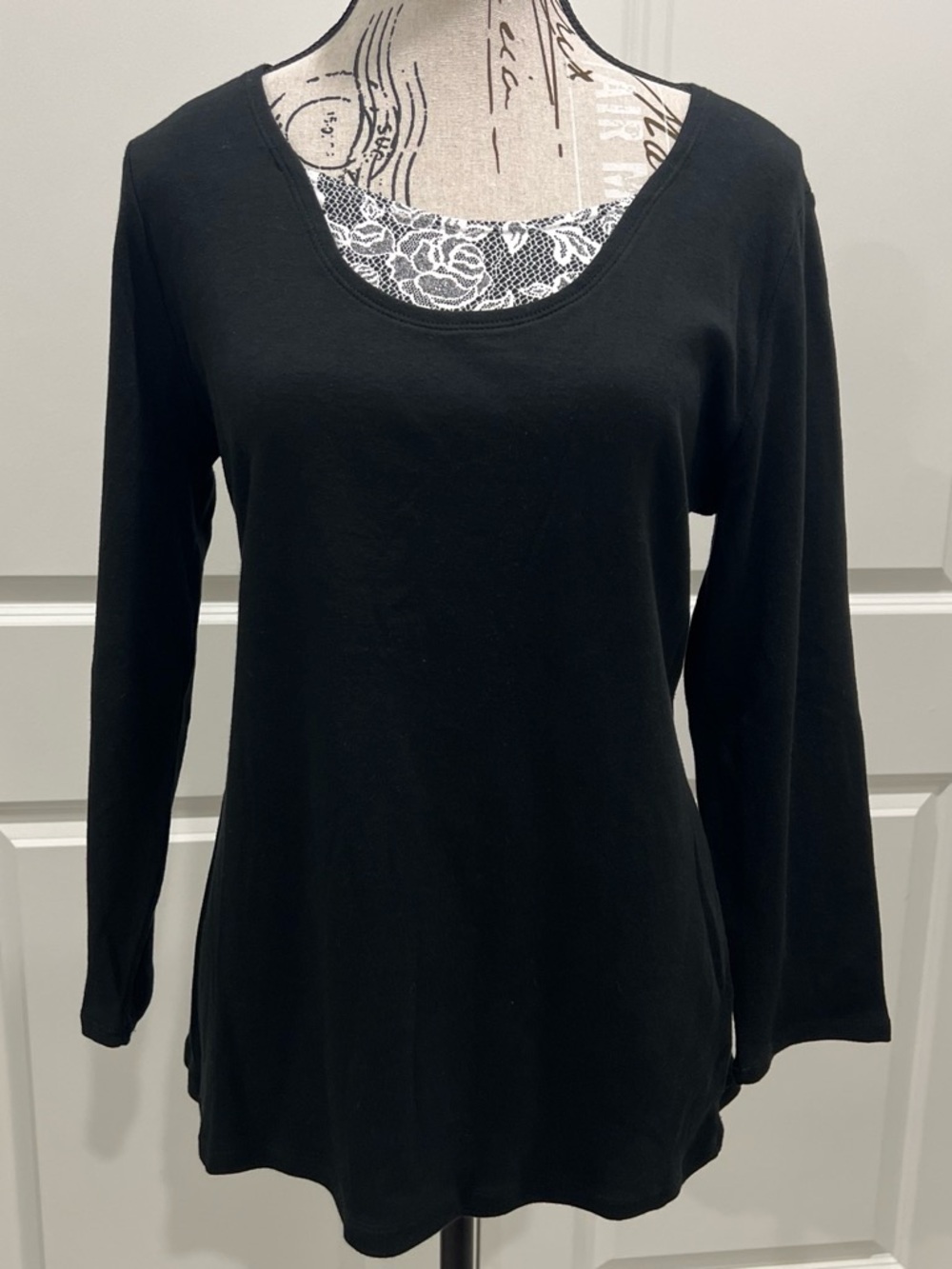 White Stag Black Long-Sleeve Scoop Neck w/faux lace neckline. Size Medium